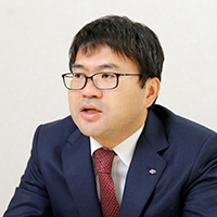春井　真也