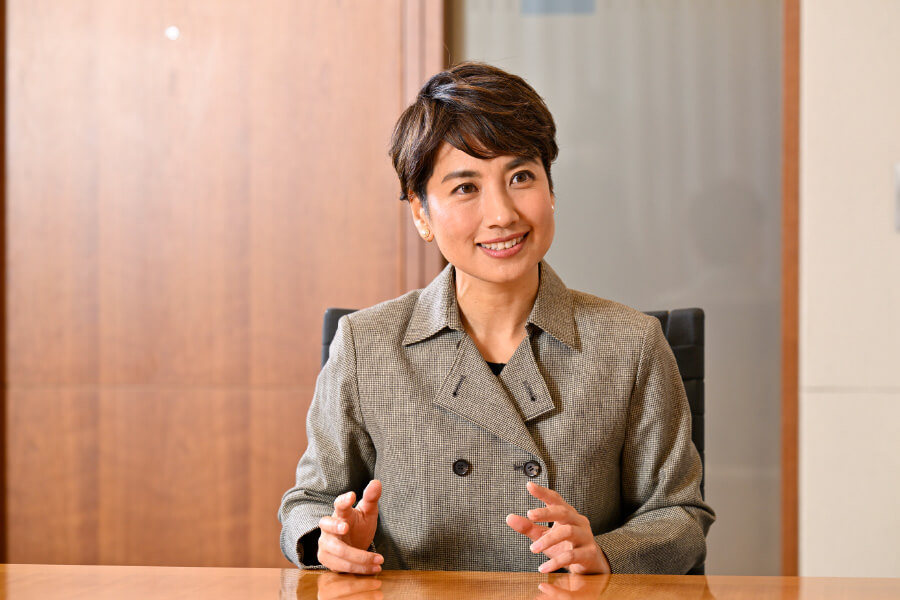 榎戸 教子 氏 キャスター