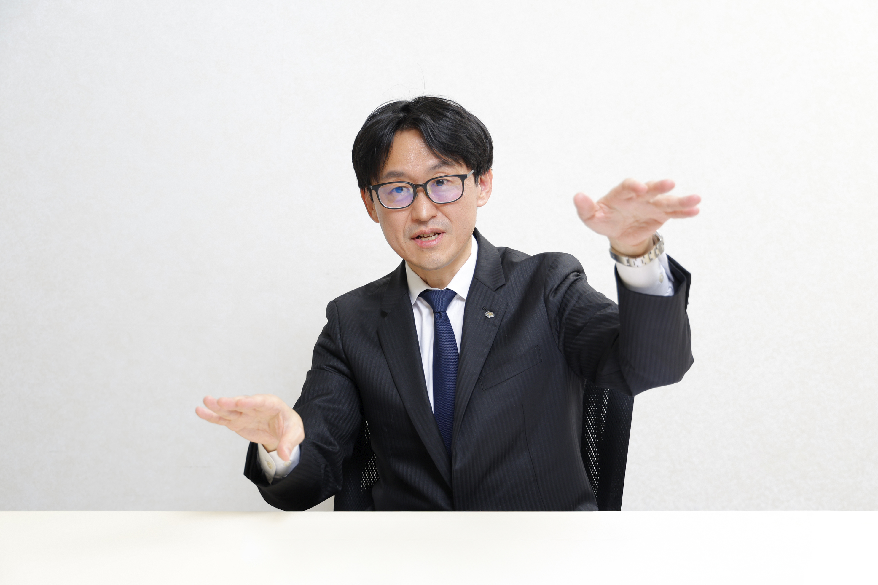 データセンター投資はなぜ増えている？ 巨額投資のリスクと収益化見極めポイントを解説　野村證券・篠原哲のイメージ