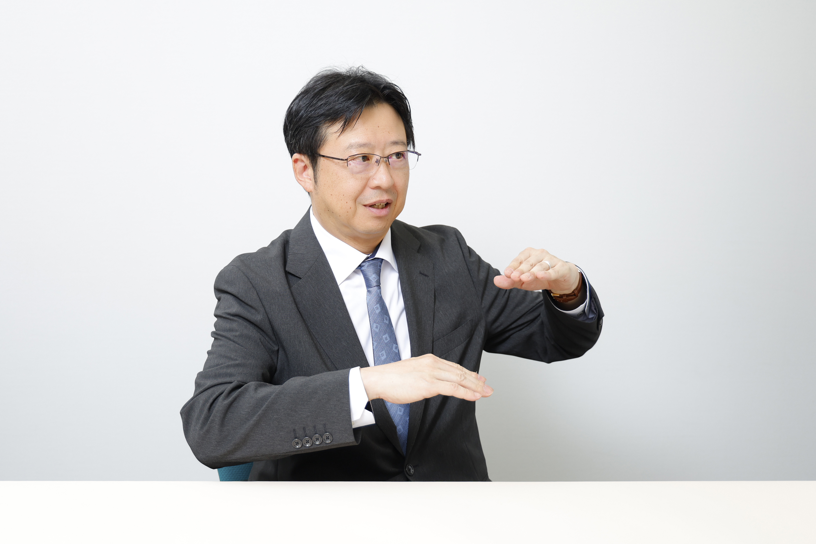 ［対談］どのシナリオでも10年後は日経平均株価が上がると試算する根拠は？　フリーアナウンサー・大橋ひろこさん×野村CIOチーフ・ストラテジスト・宮嵜浩のイメージ