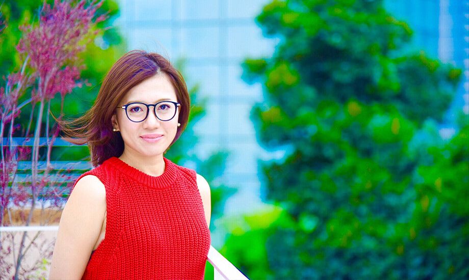 ビジネスリーダーインタビュー Vol.2「全力で走って転んだ20代を越えて、見えてきたこと。」イントロダクション株式会社 代表取締役CEOやまざきひとみのイメージ